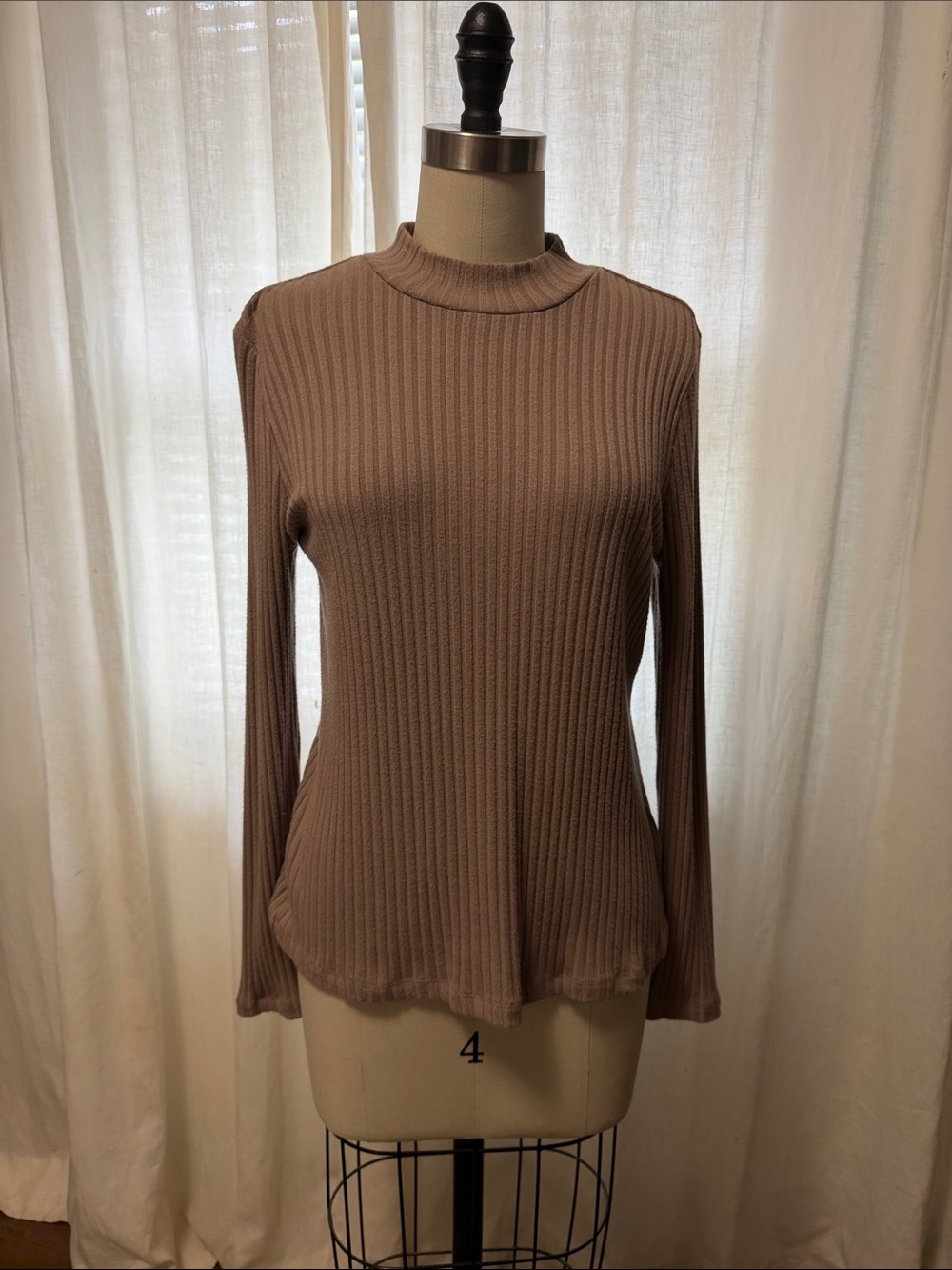 Liverpool Ribbed Mock-Neck Long Sleeve Top in Taupe Brown